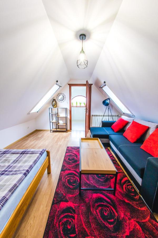 Gosciniec Pod Lipa Apartamento Mikołajki Exterior foto